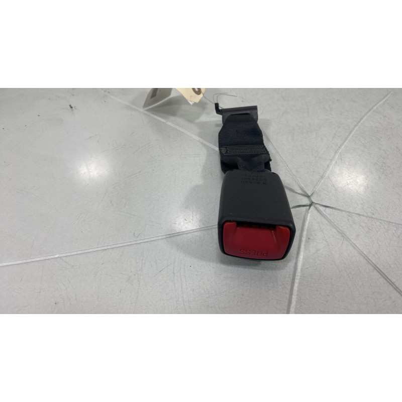 Attache ceinture arriere gauche TOYOTA YARIS 2 Photo n°3