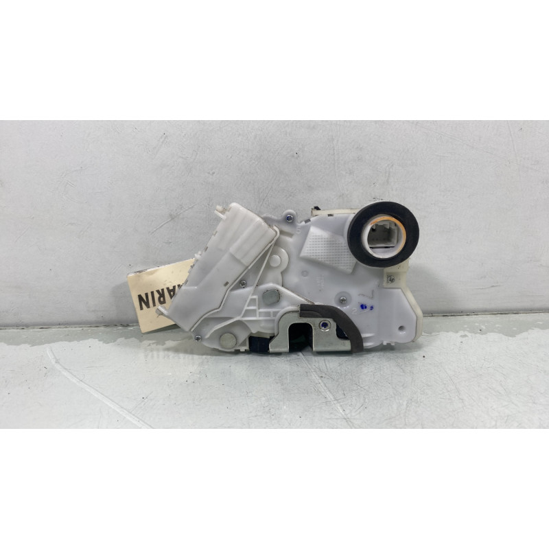Serrure avant droit TOYOTA YARIS 2 Photo n°3