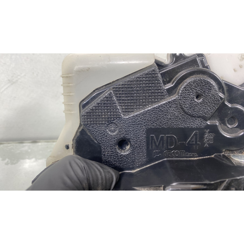 Serrure avant droit TOYOTA YARIS 2 Photo n°4