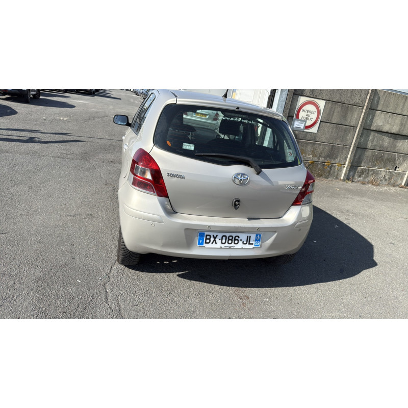 Serrure avant droit TOYOTA YARIS 2 Photo n°9