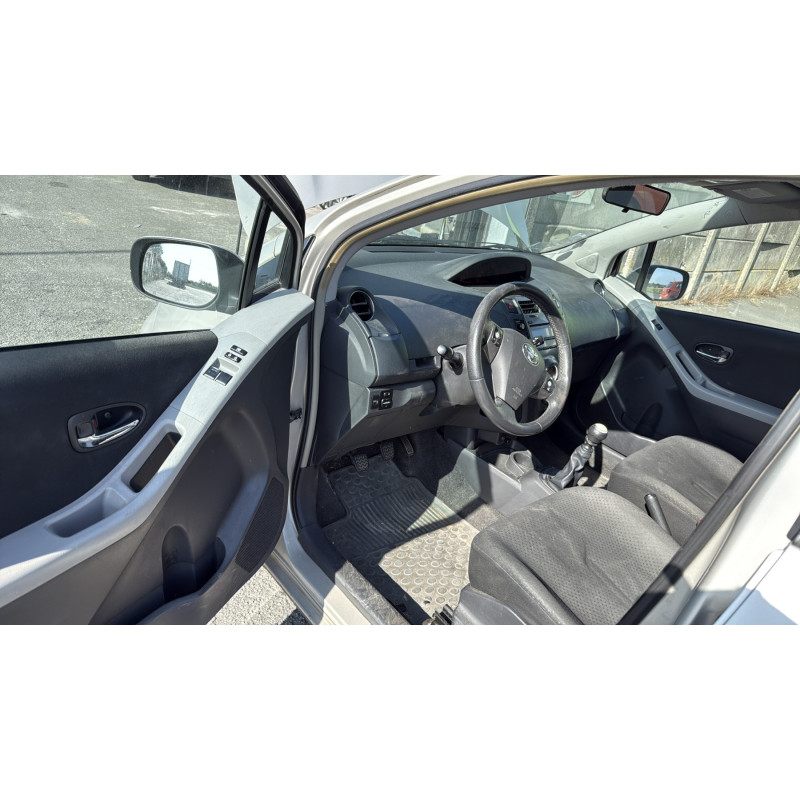 Serrure avant droit TOYOTA YARIS 2 Photo n°16