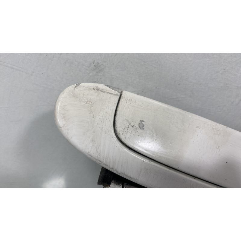 Poignee porte avant droit TOYOTA YARIS 1 Photo n°2