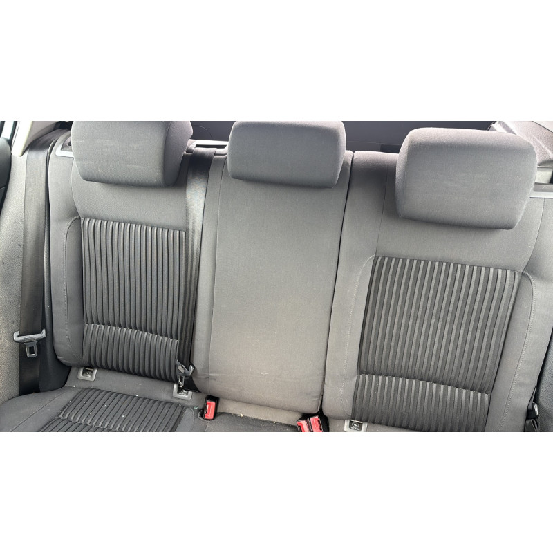 Vitre arriere gauche VOLKSWAGEN GOLF 5 Photo n°20