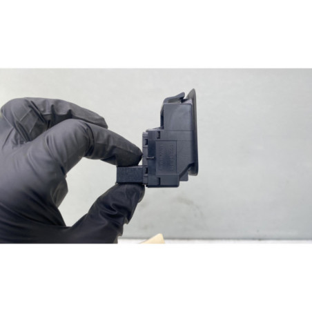 Interrupteur de leve vitre arriere droit VOLKSWAGEN GOLF 7