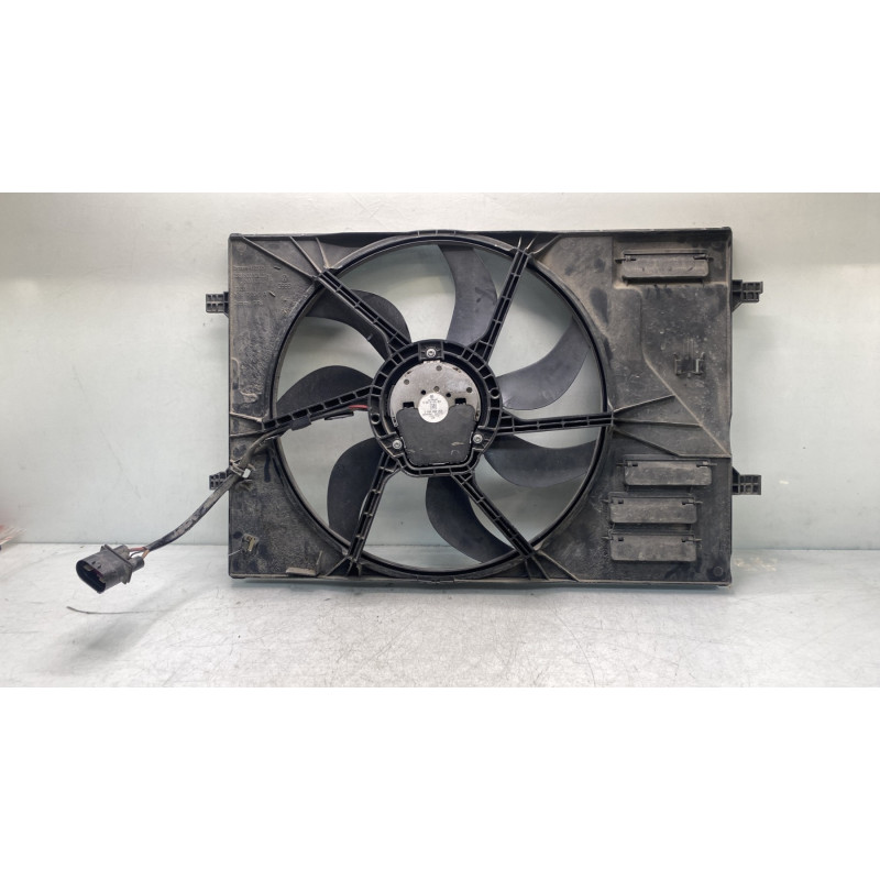 Moto ventilateur radiateur VOLKSWAGEN GOLF 7 Photo n°3