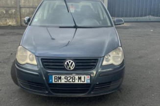 Serrure avant droit VOLKSWAGEN POLO 4
