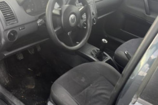 Serrure avant droit VOLKSWAGEN POLO 4