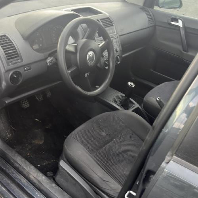 Serrure avant droit VOLKSWAGEN POLO 4 Photo n°8