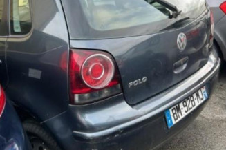 Serrure avant droit VOLKSWAGEN POLO 4