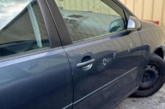 Serrure avant droit VOLKSWAGEN POLO 4