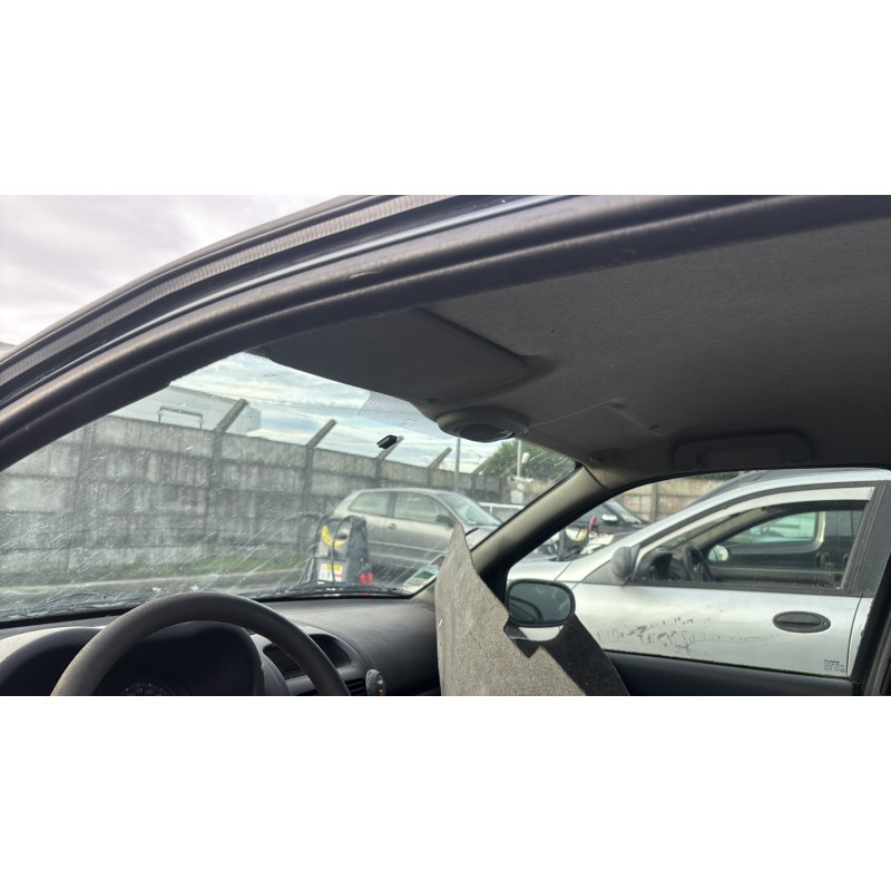 Face avant RENAULT CLIO 2 Photo n°18