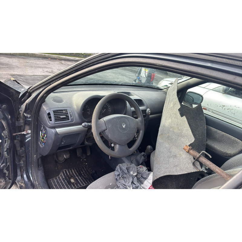 Face avant RENAULT CLIO 2 Photo n°19