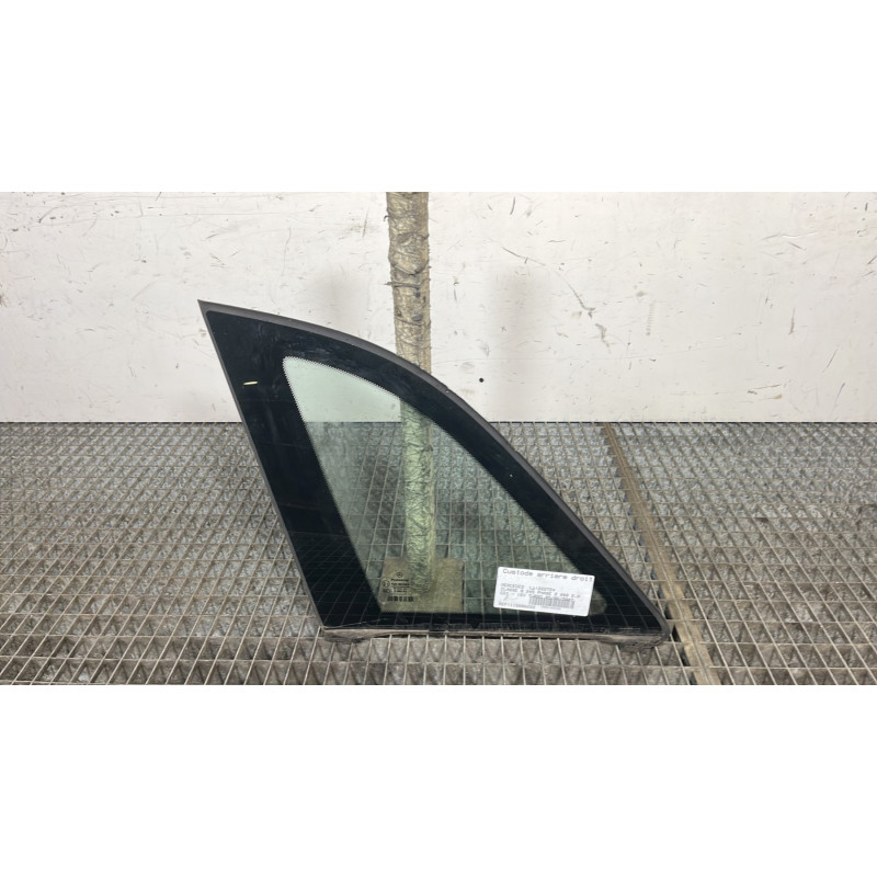 Custode arriere droit MERCEDES CLASSE B 245 Photo n°1