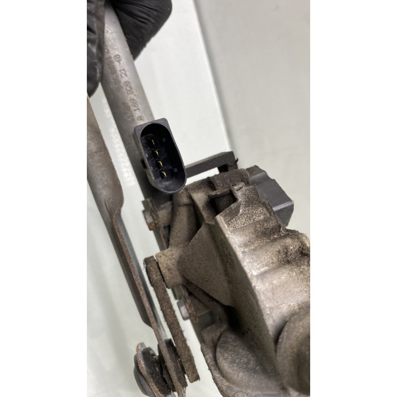 Moteur essuie glace avant MERCEDES CLASSE B 245 Photo n°8