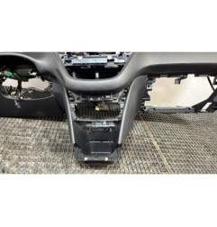 Planche de bord complete PEUGEOT 208 1