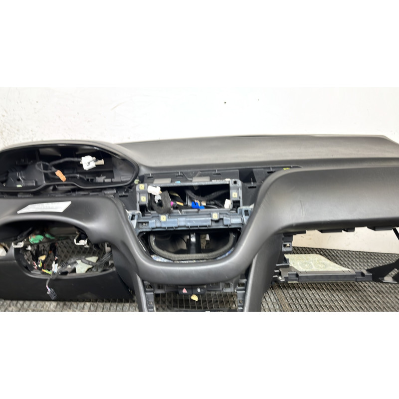 Planche de bord complete PEUGEOT 208 1 Photo n°5