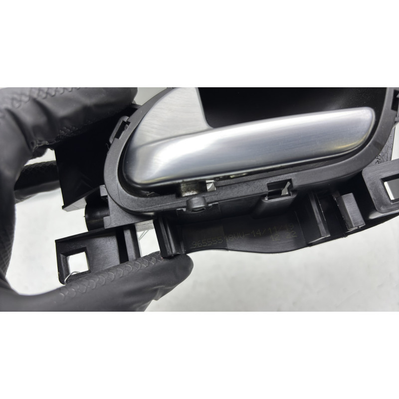 Poignee interieur arriere gauche PEUGEOT 208 1 Photo n°4