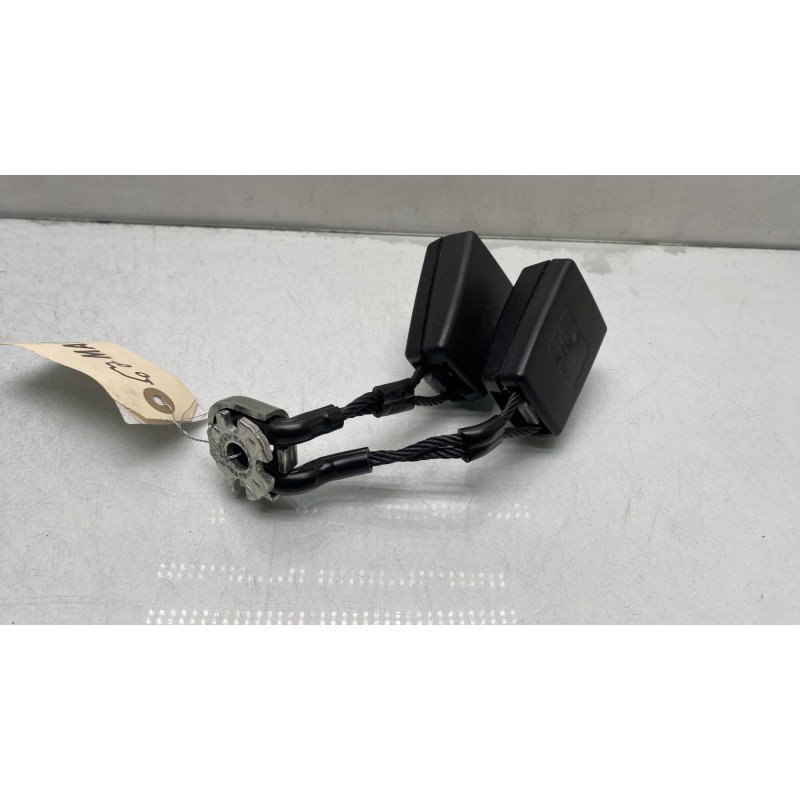 Attache ceinture arriere gauche VOLKSWAGEN POLO 5 Photo n°2