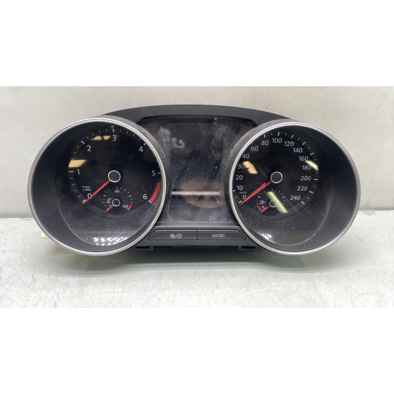 Compteur VOLKSWAGEN POLO 5 Photo n°1