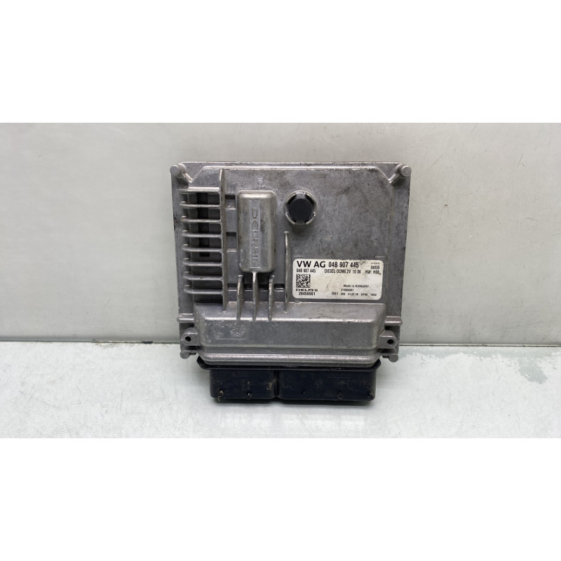 Calculateur moteur VOLKSWAGEN POLO 5 Photo n°1