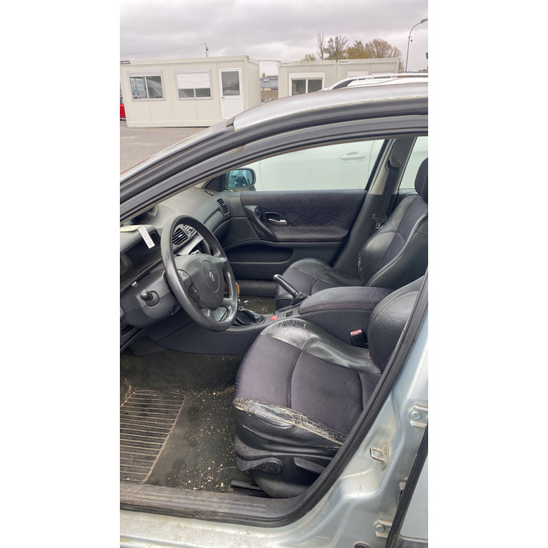 Vitre avant droit RENAULT LAGUNA 2 Photo n°11