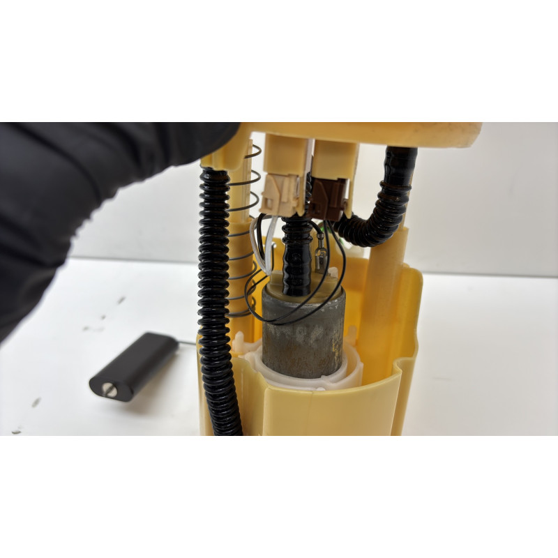 Pompe à carburant RENAULT CLIO 4 Photo n°5