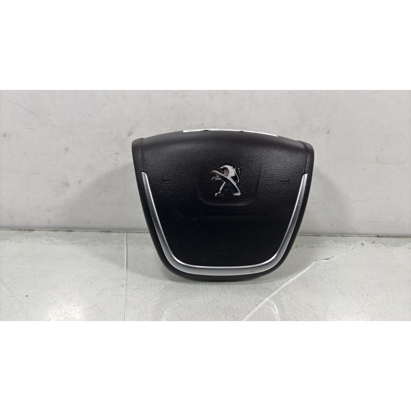 Air bag conducteur PEUGEOT 508 1 SW Photo n°1