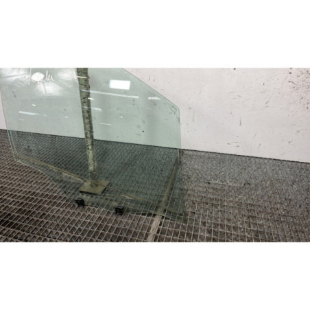 Vitre avant droit PEUGEOT 208 1