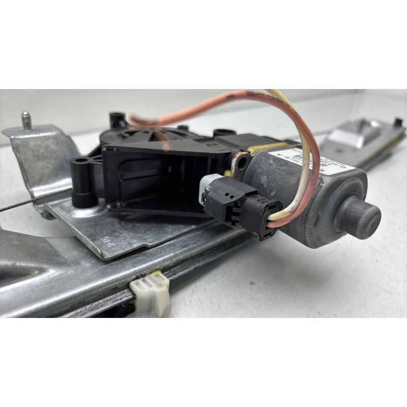 Leve vitre electrique avant droit PEUGEOT 208 1 Photo n°4