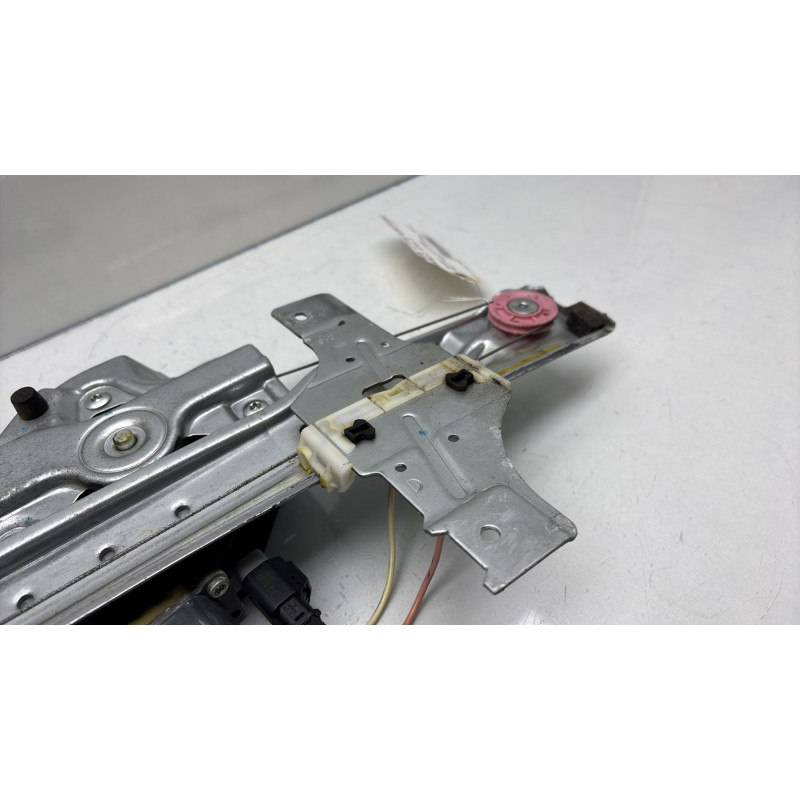 Leve vitre electrique avant droit PEUGEOT 208 1 Photo n°8