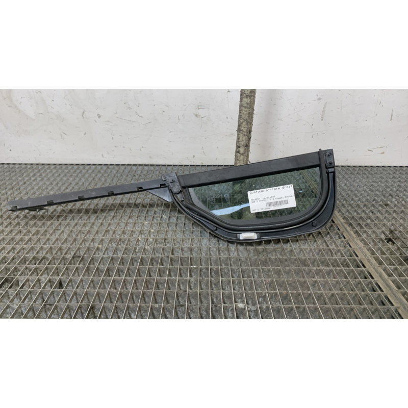 Custode arriere droit (porte) PEUGEOT 308 2 Photo n°1