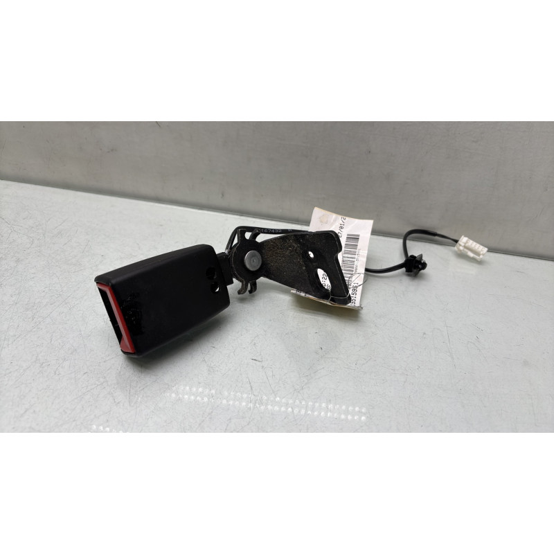 Attache ceinture arriere gauche PEUGEOT 308 2 Photo n°1