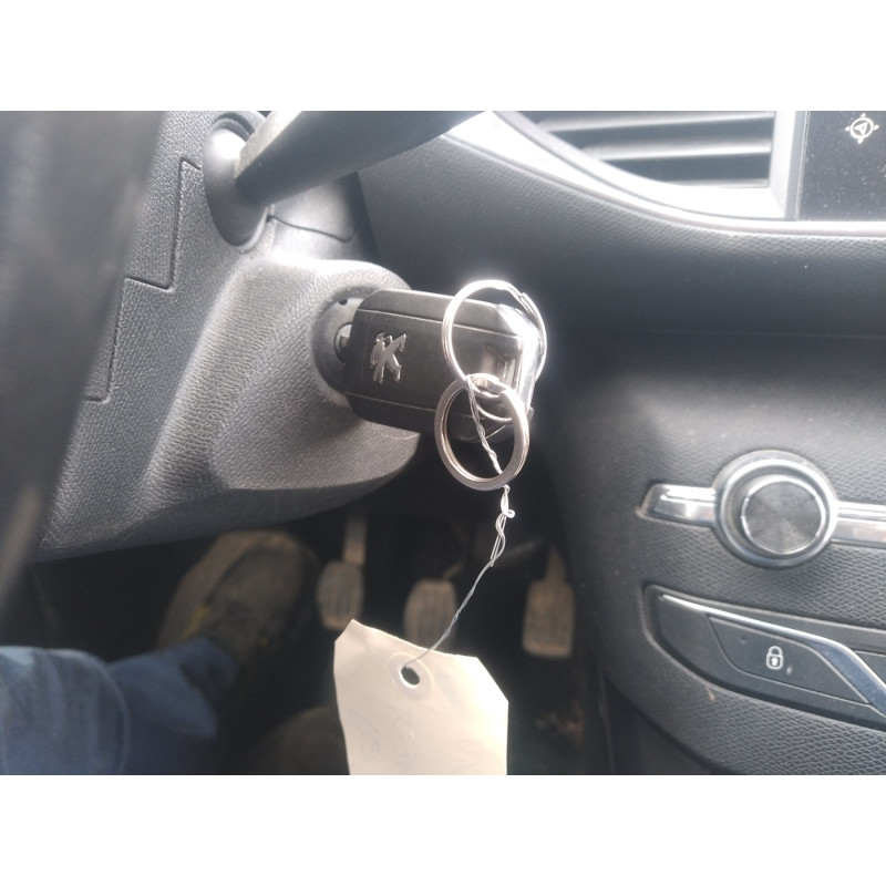 Verin de coffre PEUGEOT 308 2 Photo n°15