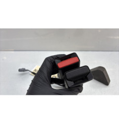 Attache ceinture arriere gauche RENAULT CLIO 4