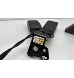 Attache ceinture arriere gauche RENAULT CLIO 4