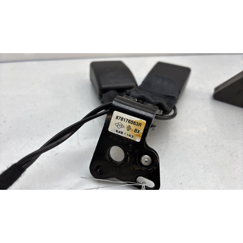 Attache ceinture arriere gauche RENAULT CLIO 4 Photo n°6