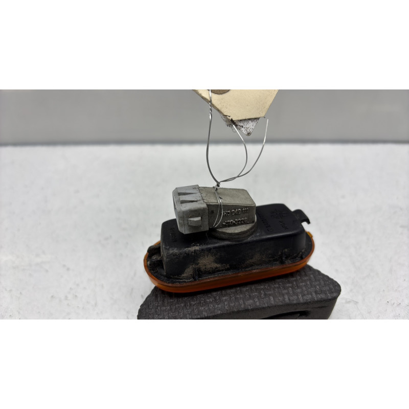 Repetiteur clignotant avant gauche (Feux) VOLKSWAGEN GOLF 3 Photo n°2