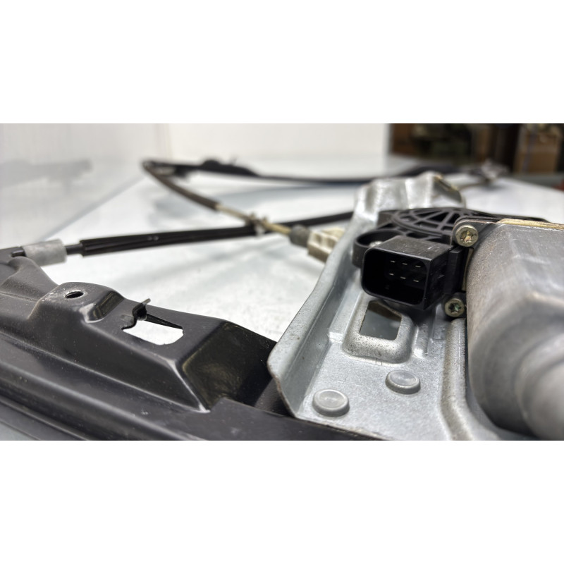 Leve vitre electrique avant droit MERCEDES CLASSE C 203 COUPE SPORT Photo n°3