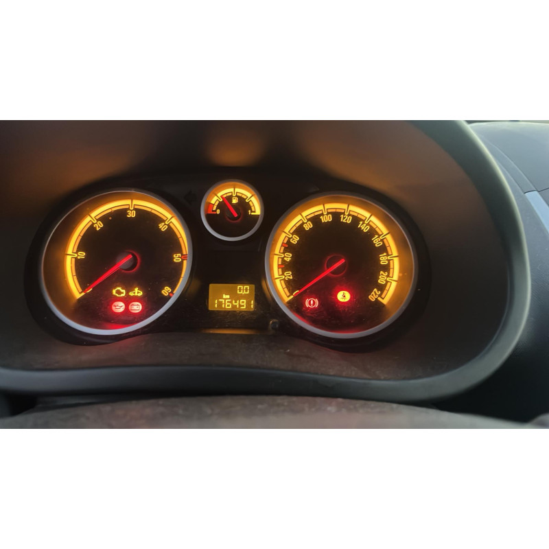 Capot OPEL CORSA D Photo n°18