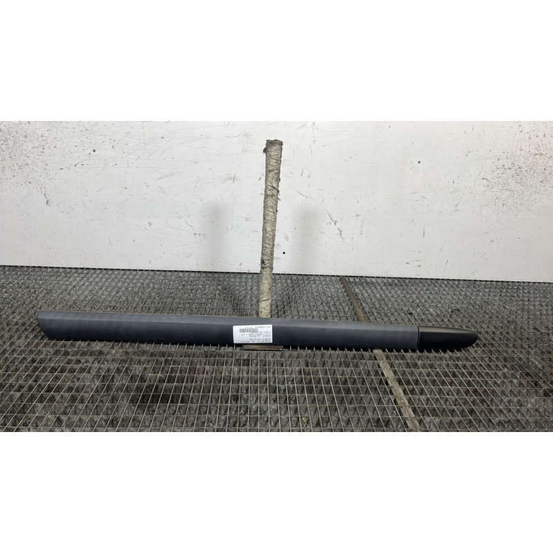 Baguette de porte avant droite RENAULT CLIO 2 CAMPUS Photo n°1