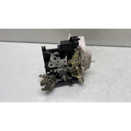 Serrure avant droit AUDI A4 1