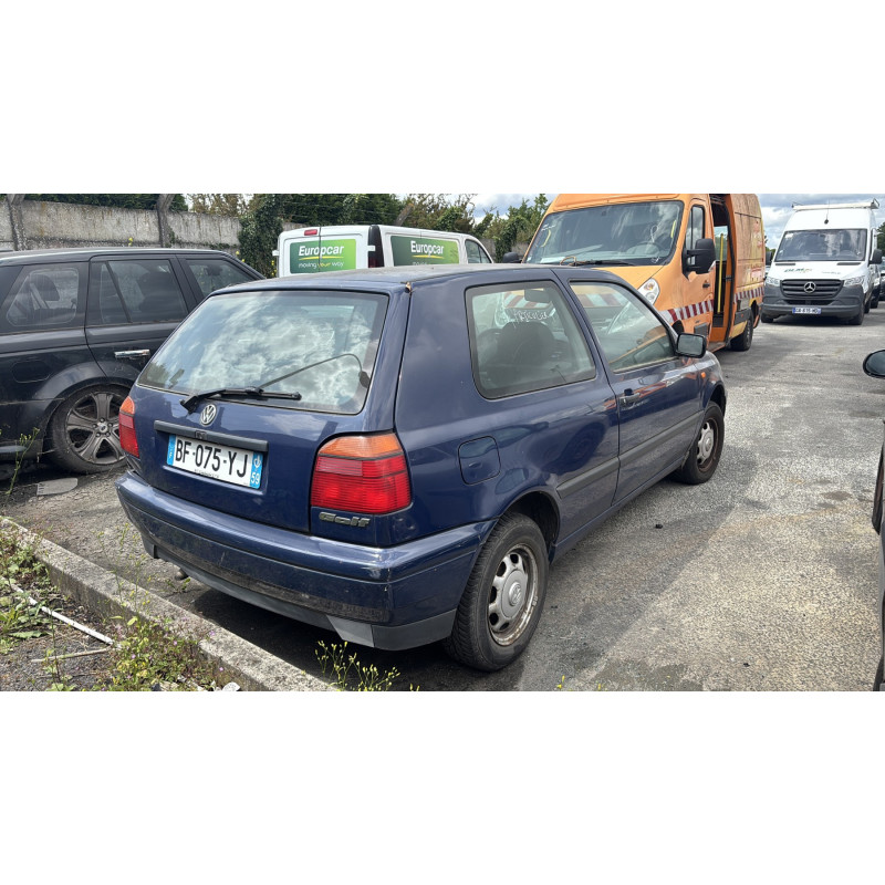 Malle/Hayon arriere VOLKSWAGEN GOLF 3 Photo n°16