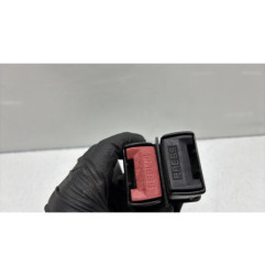 Attache ceinture arriere gauche RENAULT CLIO 2