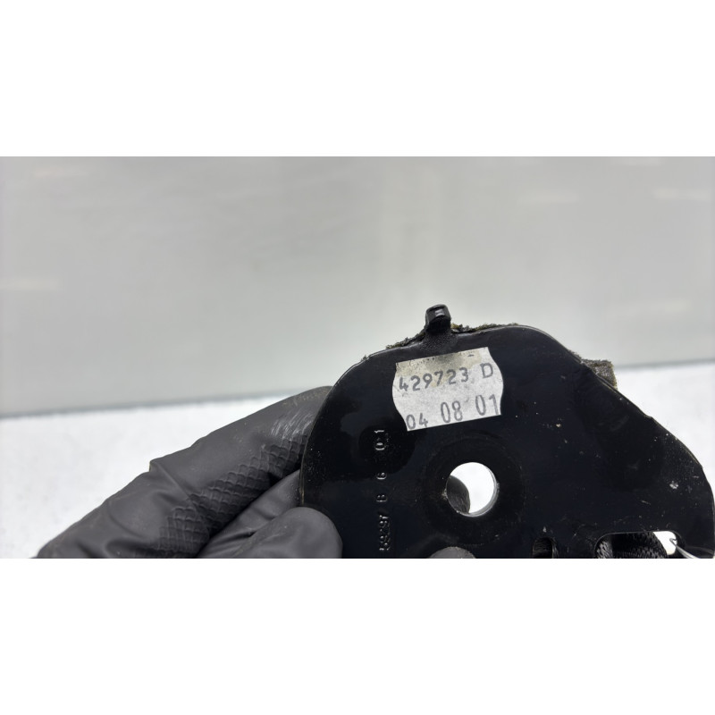 Attache ceinture arriere gauche RENAULT CLIO 2 Photo n°4