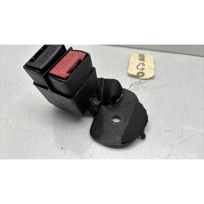 Attache ceinture arriere gauche RENAULT CLIO 2 Photo n°5