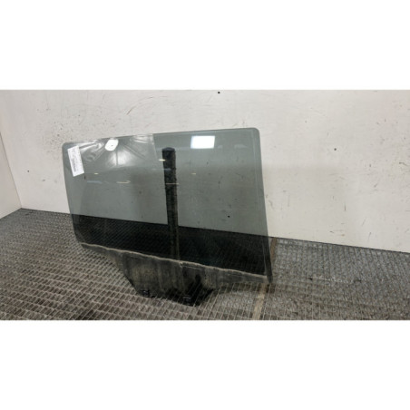 Vitre arriere droit PEUGEOT 2008 1