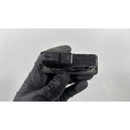 Bouton de coffre PEUGEOT 2008 1