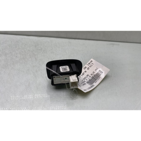 Interrupteur de leve vitre arriere droit PEUGEOT 2008 1