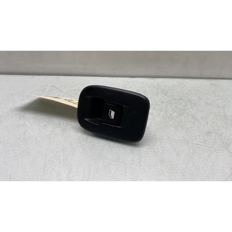 Interrupteur de leve vitre arriere gauche PEUGEOT 2008 1 Photo n°1