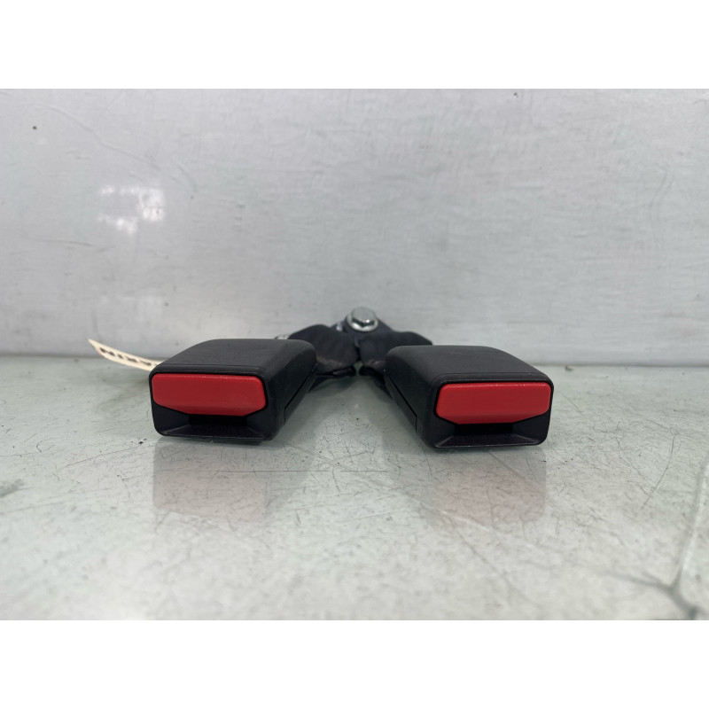 Attache ceinture arriere droit DACIA SANDERO 2 Photo n°1